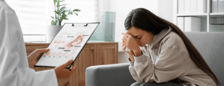 Todo lo que necesitas saber sobre los síntomas de una amenaza de aborto y cuándo buscar atención médica.